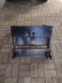 Čelný trojbodový záves na traktor - 5