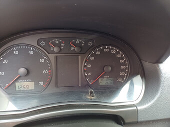 VW Polo 1.2 benzín - havarované - 5