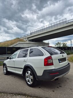 ŠKODA OCTAVIA SCOUT 2 COMBI 2.0 TDI CR 103KW 4X4 M6 2012 - 5