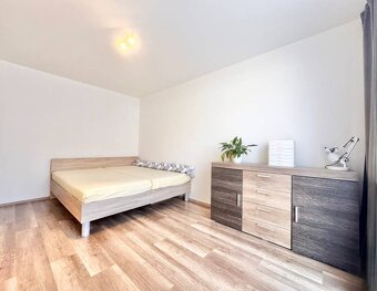 Predaj: Rodinný dom typu bungalov - zabývaná novostavba v Gb - 5