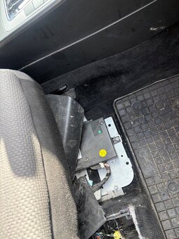 Rozpredam Passat b6 variant 2.0tdi dsg - 5