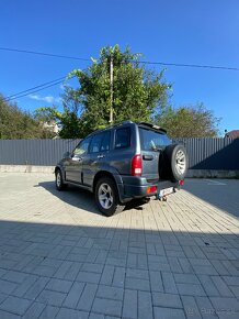 Suzuki Grand Vitara 2.0 - 5