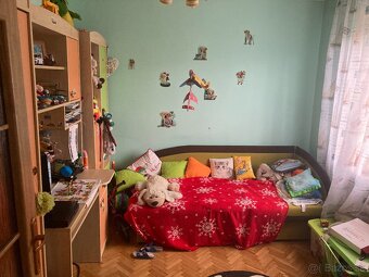 Ponúkam na predaj 4 izbový byt v centre mesta Levice. - 5