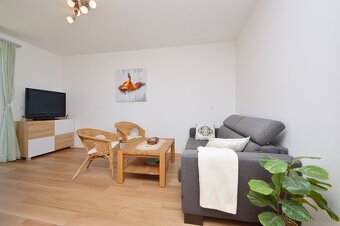 Predaj 2i byt s 7,15 m2 terasou, pivnicou, parkovaním, Rajka - 5