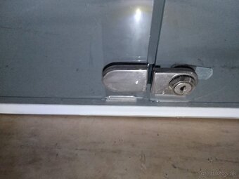 presklená vitrína do predajne obchodu vystavenie tovaru - 5