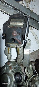 Tatra 613-1 dvere kompletne kapoty klucky prevodovky - 5