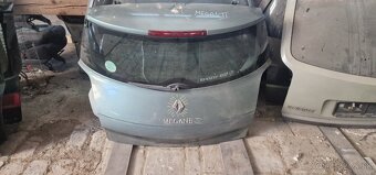 Predam kufrove dvere na RENAULT - 5
