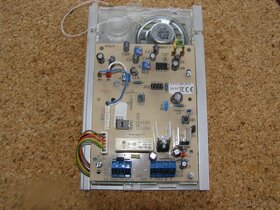Elektrónky cca 500 kusov+21TE31,pätice,relé,konektory - 5