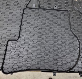 VW Golf VI gumové autorohože a vanička do kufra - 5