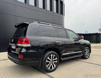 TOYOTA LAND CRUISER 200 - 5