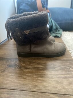 Guess Cizmy Velkost 37 - 5