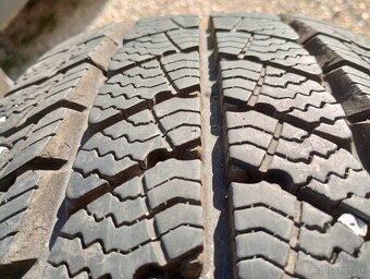 Predam 4ks pneu 215/65/r16C zimne Semperit - 5