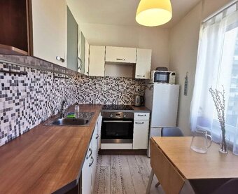Na prenájom 2-izbový byt s balkónom a klimatizáciou na Záhra - 5