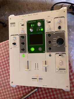 Dvoukanálový DJ mixážní pult Korg KM 202 - 5
