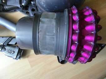Dyson DC 52 - 5
