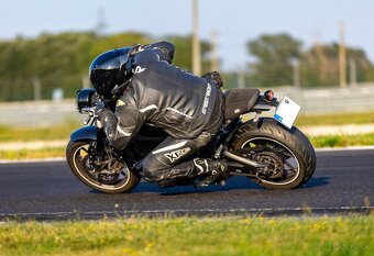 Yamaha XSR 900 - 5