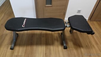 Predám nastaviteľnú šikmú lavičku na cvičenie TOP stav - 5