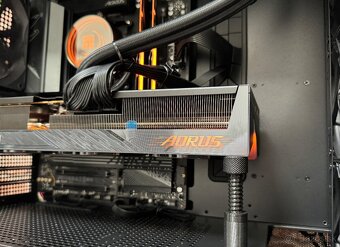 Ryzen 7 9800X3D\32GB\RX 9700XT\SSD\850W Zdroj - 5