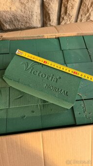 Aranžovacia / floristicka hmota na zive kvety zo svadby - 5