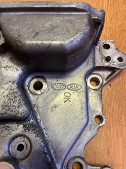 Kryt rozvodov s olejovým čerpadlom - 5