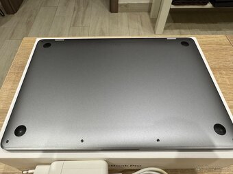 Apple MacBook Pro 13\" 2019, touch bar - 5