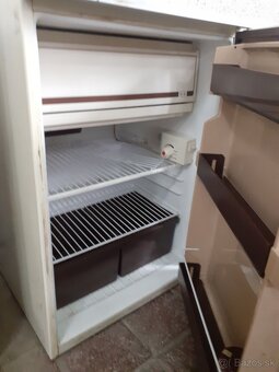 Predam mraznicku chladnicku s mraznickou elektr.miniruru pr - 5
