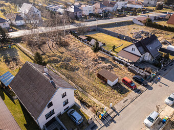 Stavebný pozemok na predaj, plocha 1 228 m², obec Lada - 5
