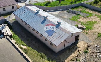 Perspektívna budova s pozemkom 2348m2, pri Hanušovciach nad  - 5