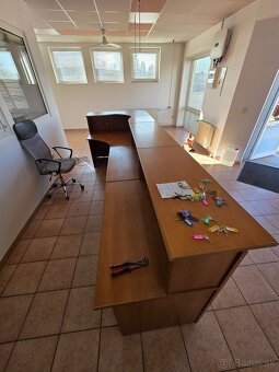 Pult do predajne alebo recepciu - 5