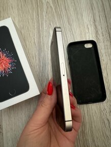 iPhone SE 2016 16GB Space Gray - 5