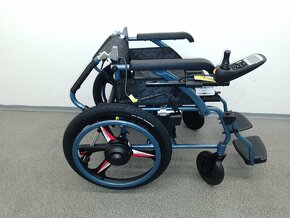 Odlehčený skládací elektrický invalidný vozík - 5