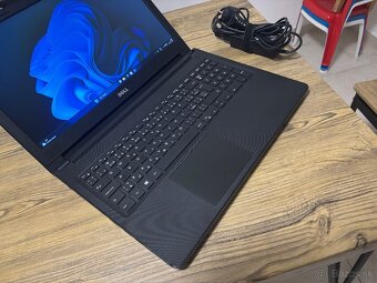 15.6/Dell Notebook/i5-8250/8GB RAM DDR4/2x Grafická karta 2G - 5