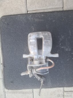 Passat B6 zadne brzdove strmene - 5