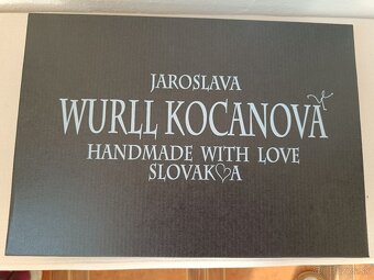 Krásne vyšívané šaty ala Jaroslava Wurll Kocanova - 5