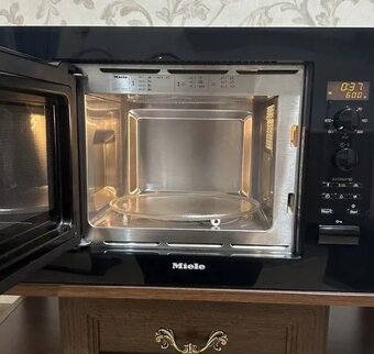 Vstavaná mikrovlnná rúra Miele prémiová trieda - 5