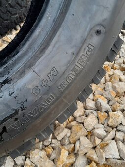 Pneu 235/60R16 - 5