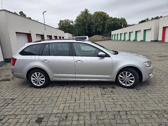Škoda Octavia Combi 1.6 TDI M5 Elegance Navi DVD Koža R16 - 5