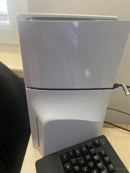 Predám ps5 Slim s mechanikou - 5