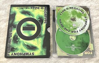 🎸 Metalový set CD/DVD - 5