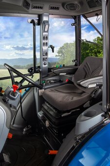 Predám traktor LS XU6168 - 5
