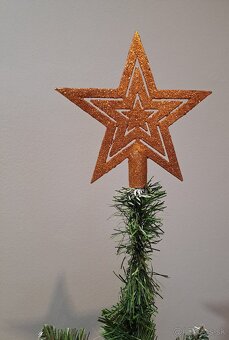VIANOČNÝ  STROMČEK  BOROVICA NA PNÍKU - 5