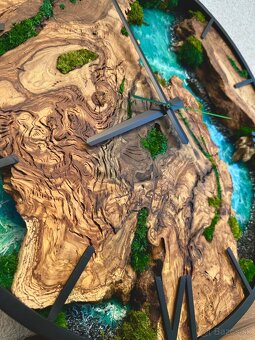 Machove hodiny 50cm drevene hodiny s machom a epoxidom - 5