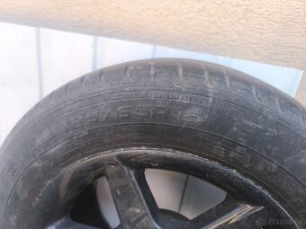 Predám  pneu 185/65 r15 + disky - 5