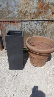 Terakotové kvetináče 10eur, 15eur /kus, veĺké plastové 15eur - 5