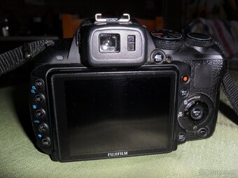 FujiFilm Finepix HS20 EXR - 5