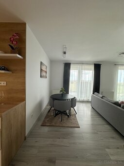 Moderný 3-izbový byt s dvoma balkónmi, vnútorným parkovaním - 5