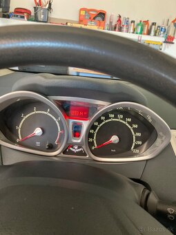 Predám Ford fiesta 1. 25 benzín - 5