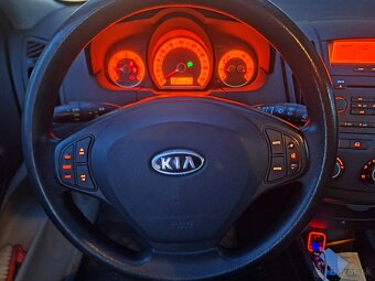 Predám kia ceed 1.6 crdi rok 2008 - 5