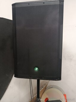 Predám aktivne reproduktory Mackie SRM650 - 5