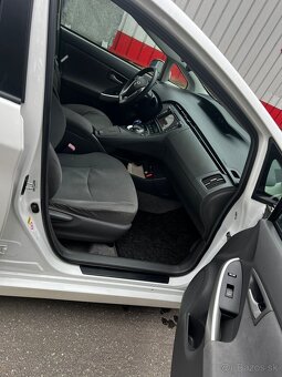 Toyota prius hybrid (2010) - 5